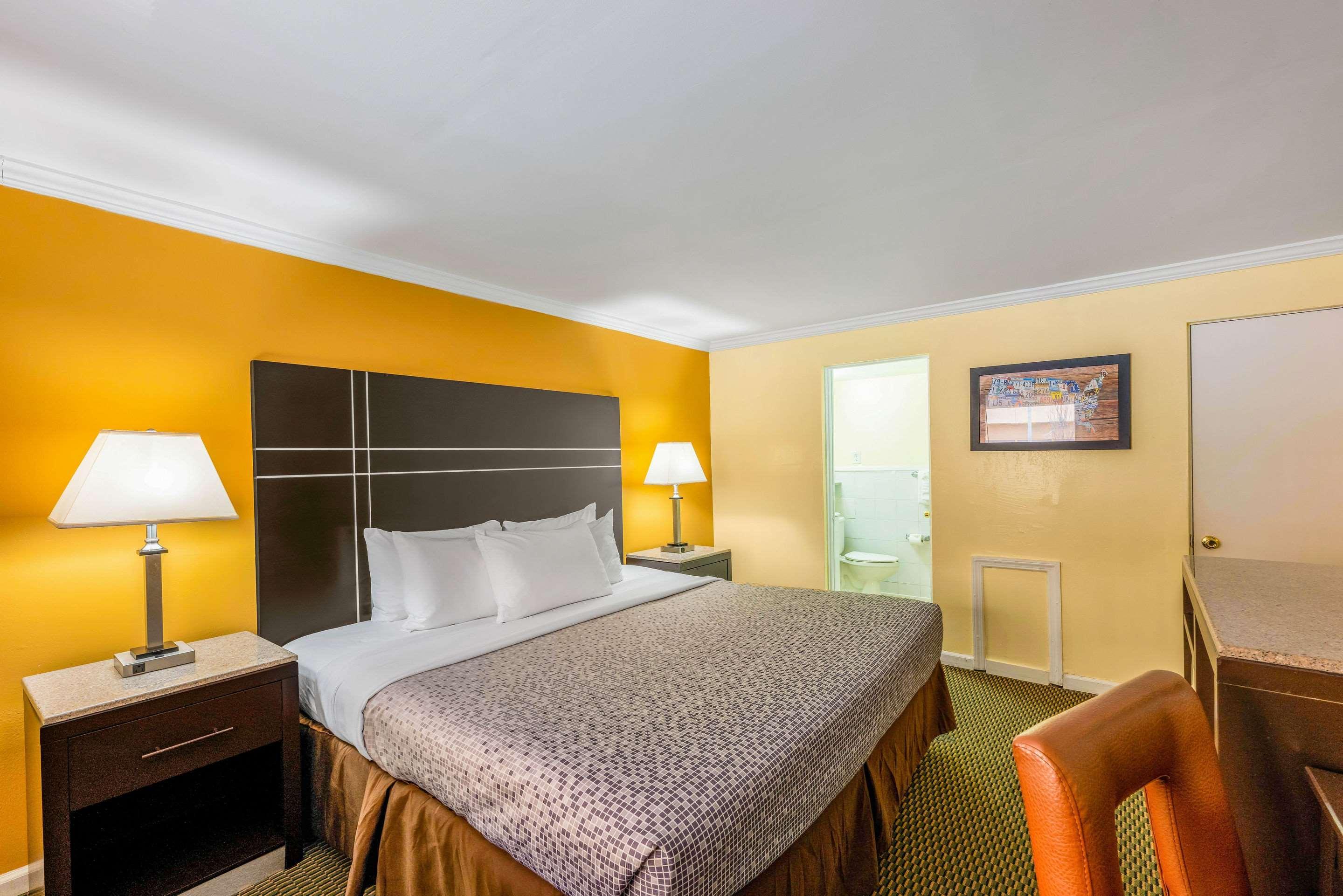 Econo Lodge Beach And Boardwalk Atlantic City Exterior foto